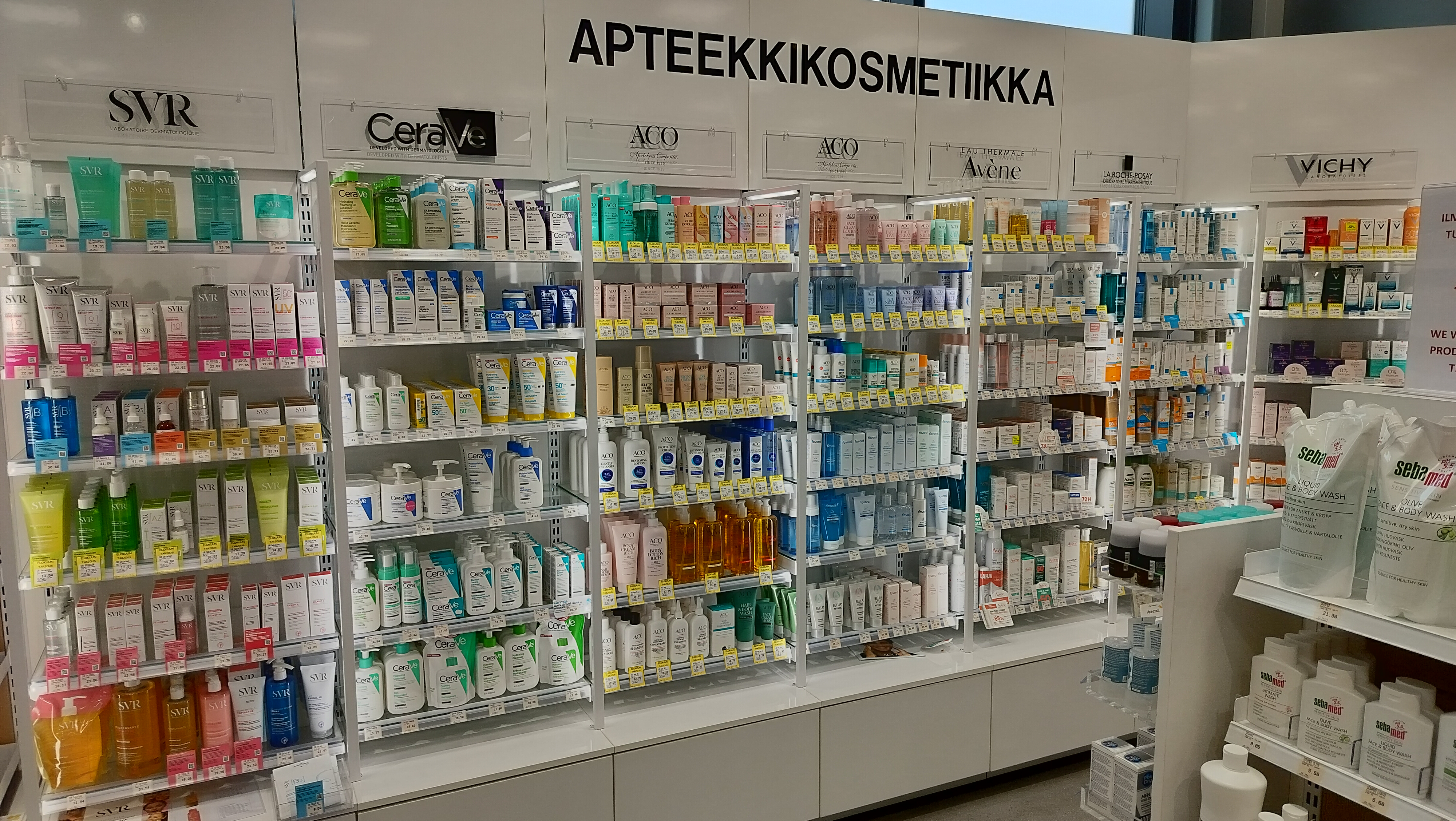 Jukolan apteekin kosmetiikkatuotteita